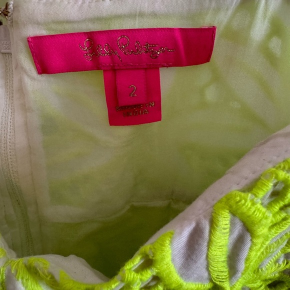 Lilly Pulitzer Mellie Eyelet Top, Size 2 💖 - Picture 4 of 4